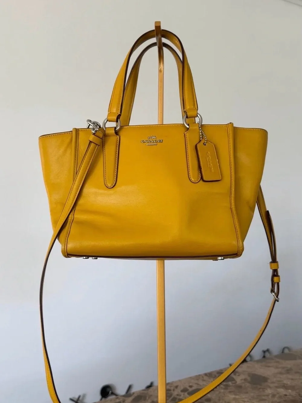Coach - Mini Carryall in Yellow